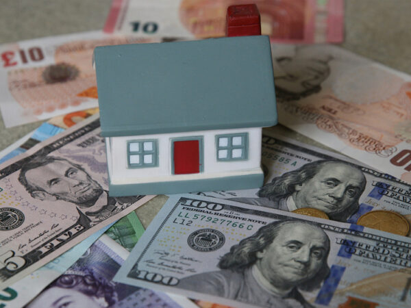 Чем больше детей, тем ниже ставка: кто сможет получить семейную ипотеку под 2-4%