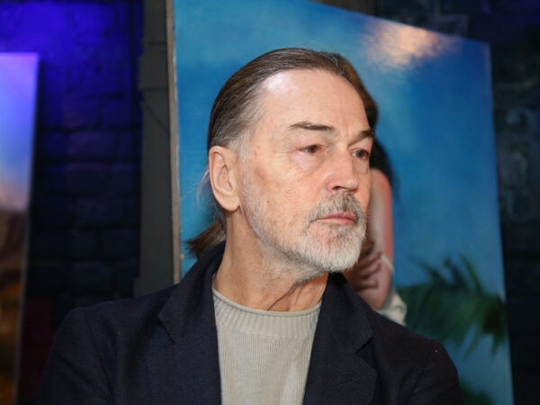 Ожившие полотна Сафронова: мультимедийная выставка с нейрозеркалами открывается в Индии