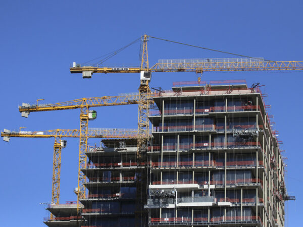 Россияне не верят обещаниям застройщиков, а прислушиваются к друзьям