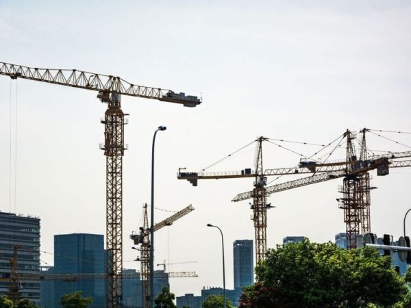 Управляемый дефицит «квадратов»: в «старой» Москве объем нового строительства сократился вдвое