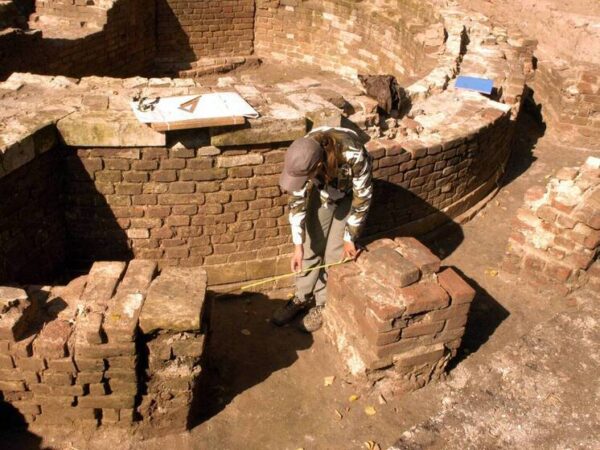 Археолог разгадал тайну загадочной «Полосы дыр» древней цивилизации