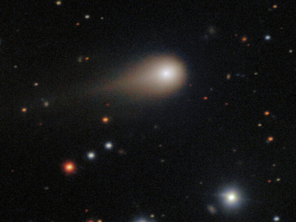 Комета ATLAS как чей-то привет: новое сенсационное заявление американского астрофизика