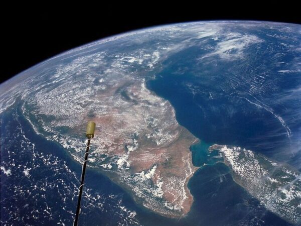 Коррекция орбиты: ученые высказали свое мнение о будущей российской космической станции