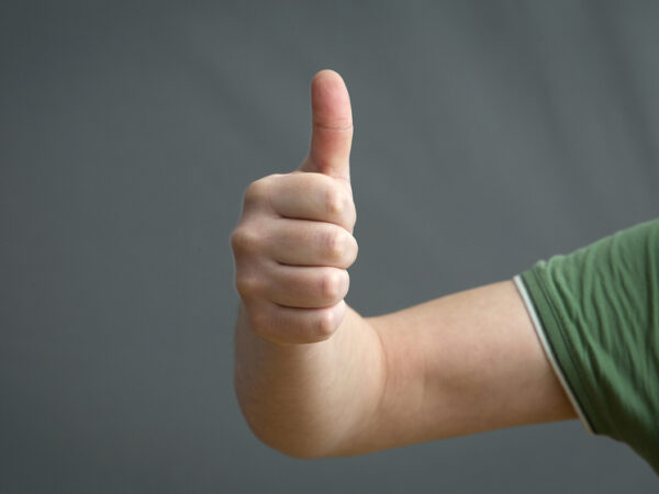 Названы делающие речь человека в разы убедительнее простые жесты рук