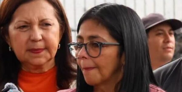 «Хватит уже указаний»: временный лидер Венесуэлы выступила против Белого дома (видео)»>