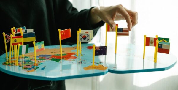 Как будет делиться мир в XXI веке: могут ли быть эффективными альянсы без участия США»>