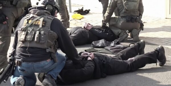 Ввели «сыворотку правды»: в Венгрии во время допроса сотруднику «Ощадбанка» стало плохо, — СМИ»>