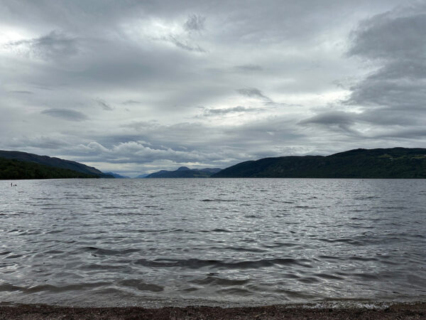 Первые появления Лох-Несского чудовища после месяцев отсутствия взбудоражили туристов