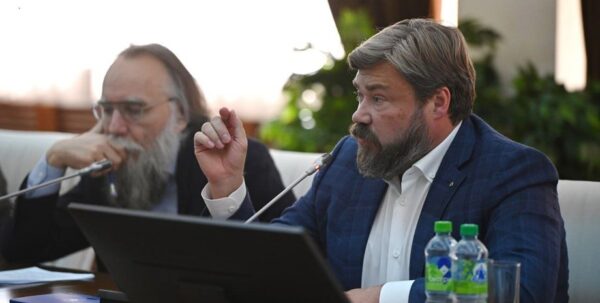 Присоединение Киева, Одессы и ядерный удар: на ПМЭФ представили доклад о будущем РФ»>