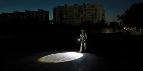 «Так жить невозможно»: на третьи сутки блэкаута крымчане остались без запасов еды, — СМИ»>