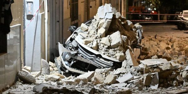Мощное землетрясение у Неаполя: есть пострадавшие, сейсмологи предупредили о новых толчках (видео)»>