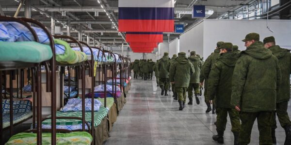 «Обманом и ложью»: Кремль массово давит на людей, чтобы не объявлять мобилизацию — The Guardian»>
