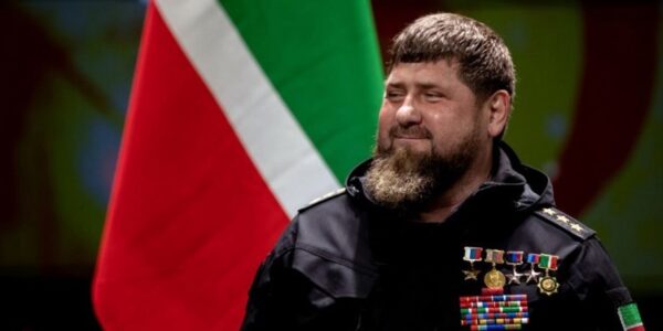 Кадыров лидирует на выборах в Чечне: после подсчета голосов он набирает 99,85%»>