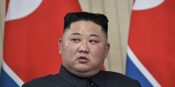 Ким Чен Ын, вероятно, впал в кому после кровоизлияния в мозг, — The Sun»>