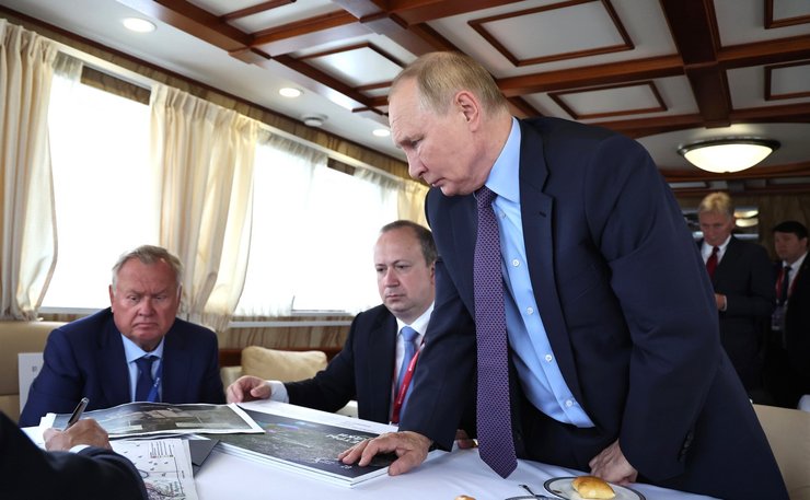 владимир путин бронепоезд