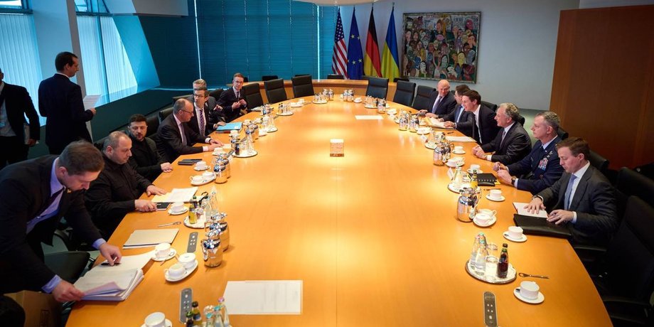 Переговоры в США: Вашингтон предлагал РФ снятие санкций в обмен на частичное перемирие — NYT